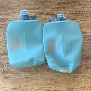 2 HydraPak Stow 32oz collapsible bottles